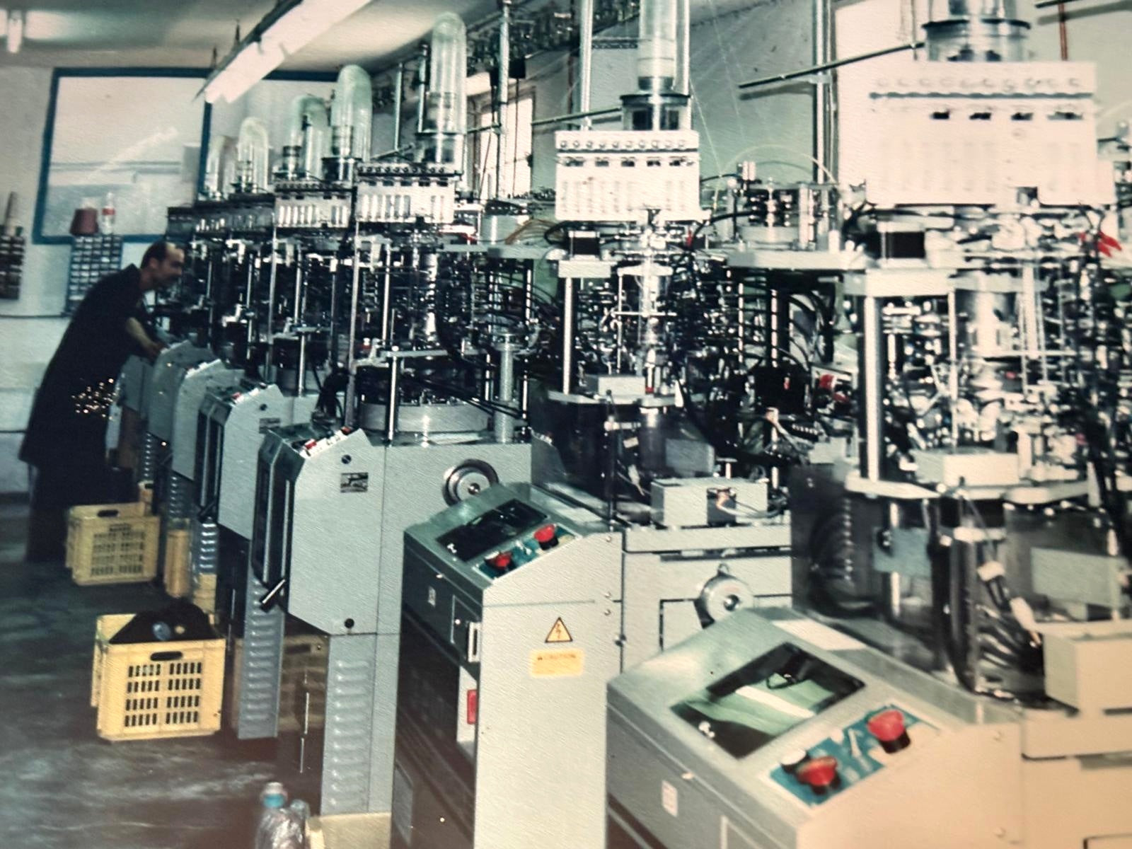 Maschinenreihe in der ehemaligen Howana-Produktion in Tunis